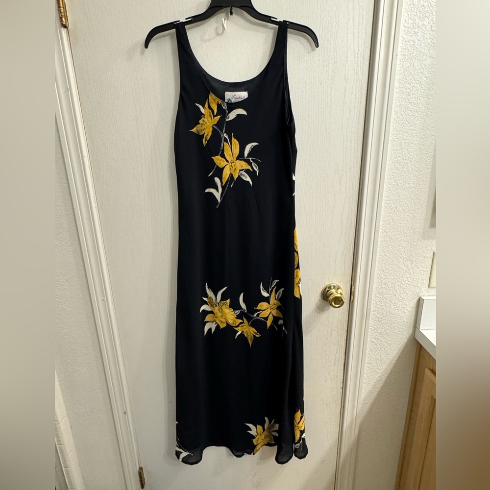 Vintage Freestyle Black Maxi Dress with Yellow Floral Design